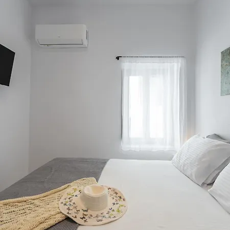 Venetian Suites 4 * Naxos City